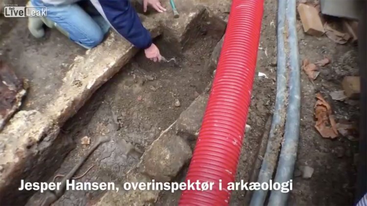 Opening of sarcophagus