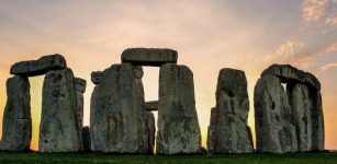 "The sharing of food had religious as well as social connotations for promoting unity among Britain’s scattered farming communities in prehistory. ”