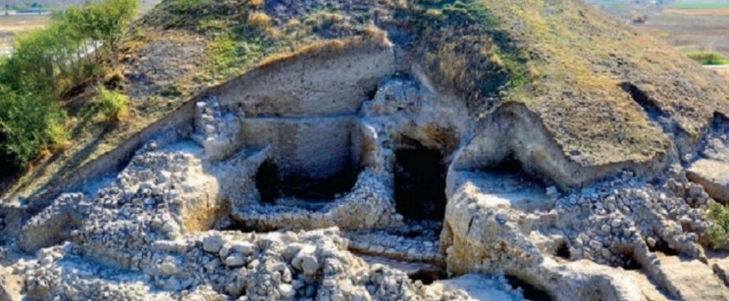 This prehistoric society specialized in the production of salt which was exported to distant markets. The salt production boosted trade, and salt itself was probably used as a currency at first, before the arrival of gold. Credits: Bulgarian Academy of Sciences