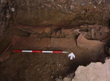 A worker discovered a 1,600- to 1800-year-old skull eight meters under the surface.
