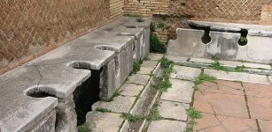 The Romans are well known for introducing sanitation technology to Europe around 2,000 years ago, including public multi-seat latrines with washing facilities, sewerage systems, piped drinking water from aqueducts, and heated public baths for washing. Photo: Fubar Obfusco via Wikimedia Commons