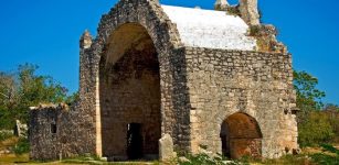 Dzibilchaltún: One Of The Most Ancient Mayan Centers In Northwest Yucatan, Mexico