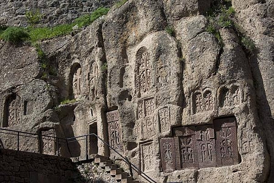 On the cliff walls near the cells and above the church are a number of intricately carved khachkars (stone crosses), elaborately carved on the rock cliffs. The carvings date to the early medieval period, but most are from the 11th-13th centuries, with a few from later periods.