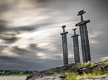 Sverd I Fjell – Swords In Rock: Battle Of Hafrsfjord Won By Harald Fairhair – First King Of Norway