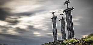 Sverd I Fjell – Swords In Rock: Battle Of Hafrsfjord Won By Harald Fairhair – First King Of Norway