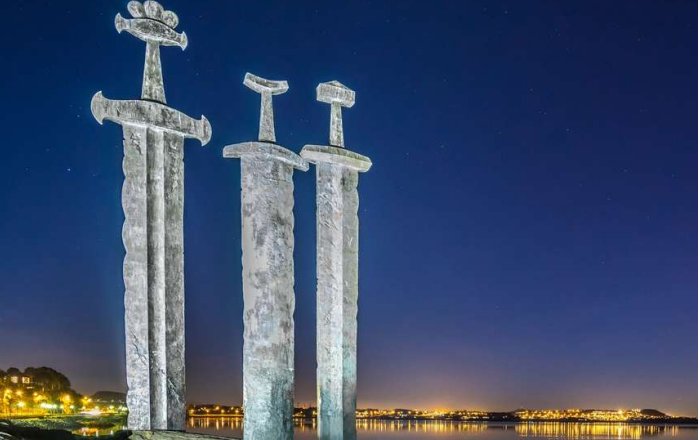 Sverd I Fjell – Swords In Rock: Battle Of Hafrsfjord Won By Harald Fairhair – First King Of Norway