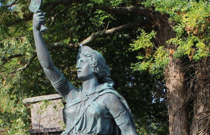 The Iceni's Queen Boudicca Who Revolted Against Roman Rule, MessageToEagle.com