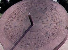 A simple astronomic instrument, the 'gnomon' used to calculate the time, season, and so on) is composed of a vertical gnomon and a horizontal ruler. Image: Cultural China