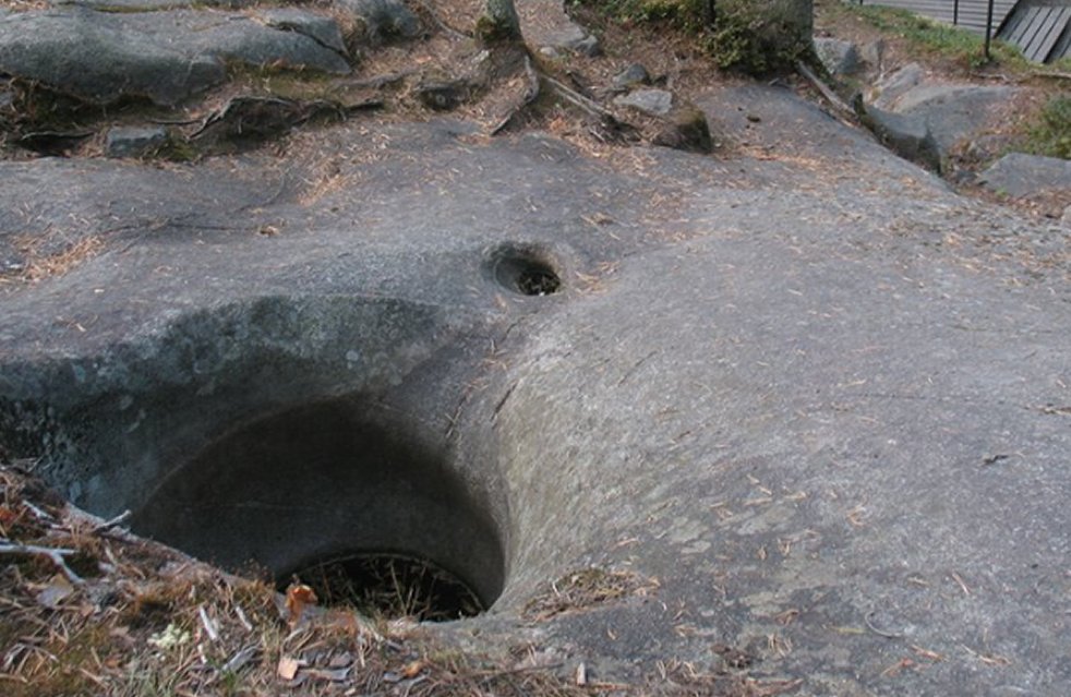 Hiidenkirnut - portholes, Finland