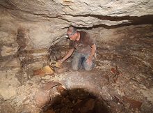 Inside the settlement, jars and cooking pots were discovered. These may have been used by Bar-Kokhba rebels. Photo: Assaf Peretz, courtesy of the Israel Antiquities Authority.(via Biblical Archaeology)