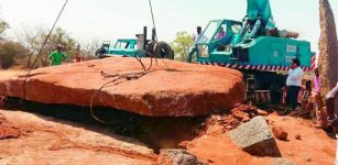 The crane from Hyderabad took four hours to lift the 40 ton capstone. Image: Deccan Chronicle