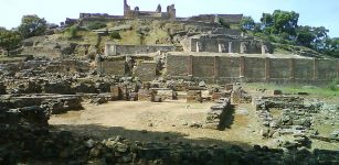 Ruins of ancient city of Munigua. Image via de.wikipedia.org