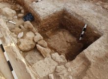 The oldest traces of ancient Nea Paphos are discovered on a very small surface, making it difficult to reconstruct the ancient houses. Photo by Henryk Meyza