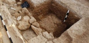 The oldest traces of ancient Nea Paphos are discovered on a very small surface, making it difficult to reconstruct the ancient houses. Photo by Henryk Meyza