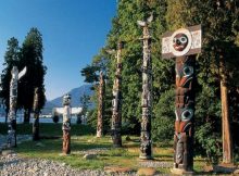 The Native Americans of the northwest coast have a very complex structure of kinship, which is demonstrated in a great variety of the carvings on totem poles. Image via www.slideshare.net