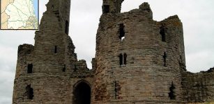 In the 1380s, the castle was further fortified, but it was besieged with cannon fire multiple times during the Wars of the Roses and finally, after these devastating experiences, fell into ruin. Credits: English Heritage