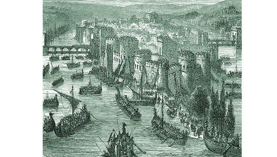 Several Viking ships surrounded the ancient city of Luna. Ancient Pages