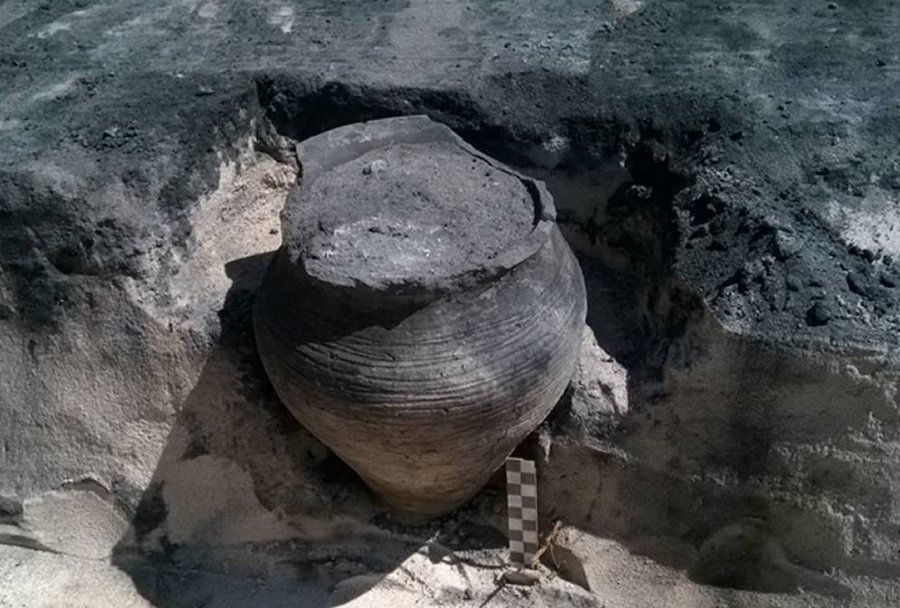 Underneath theUnder the floor, inhabitants dug up a clay pot
