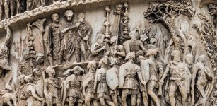 Impressive Column Of Emperor Marcus Aurelius - War Monument From Ancient Rome