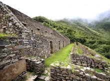 Choquequirao is located 3085 meters above sea level, at the summit of a green mountain on the border of the districts of Cuzco and Apurímac, the Choquequirao Archaeological Park. Credits: Sumaq. Peru