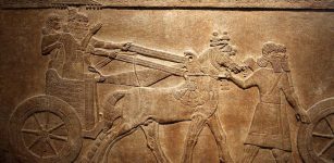 Relief of Tiglath-Pileser III, one of the most powerful kings of the Neo-Assyrian Empire. Image: Wikimedia Commons