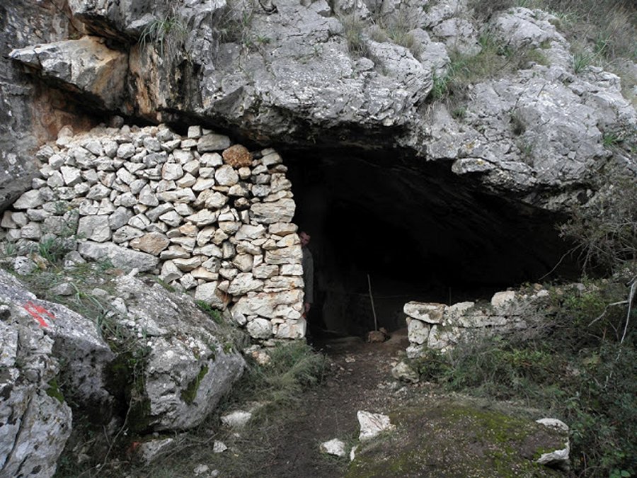 Vlakno Cave, Croatia