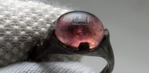A new study suggests that a ninth century ring from a Viking site in Sweden came directly from the Islamic civilization. The ring includes an inset of colored glass engraved with ancient Arabic script.