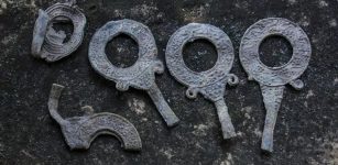 A total five lead frames from Ancient Roman mirrors have been discovered in a newly excavated 2nd-3rd century AD building near Bulgaria’s Pavlikeni. Photo: Archaeologist Kalin Chakarov