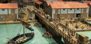 Londinium Bridge. This model shows how the Romans built the first bridge across the River Thames, where London Bridge now stands. Credits: Museum of London