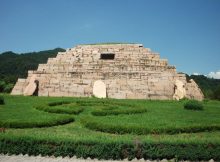 Tomb of the General - Image credit: www.eurasia.co.jp