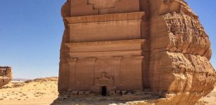 Qasr al Farid, the largest tomb at the Mada’in Saleh archaeological site.. Image credit: wikipedia