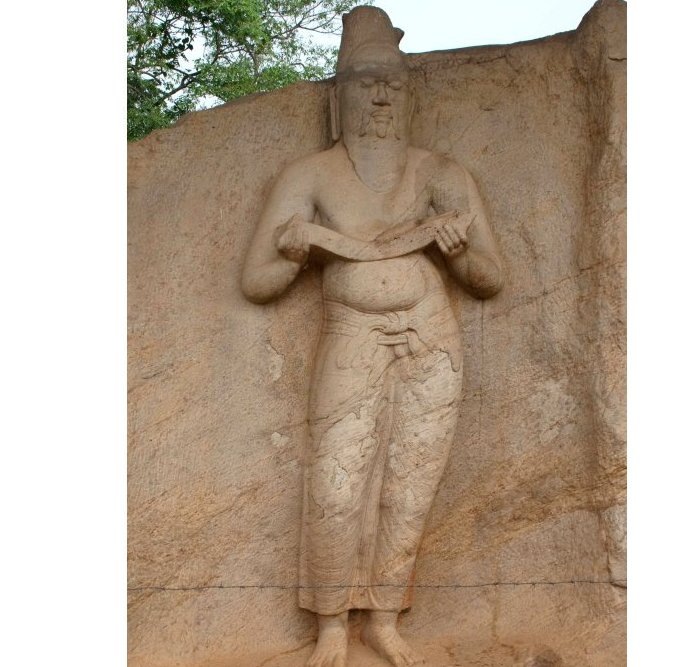 Statue of King Parakramabahu. Credits: www.lanka.com