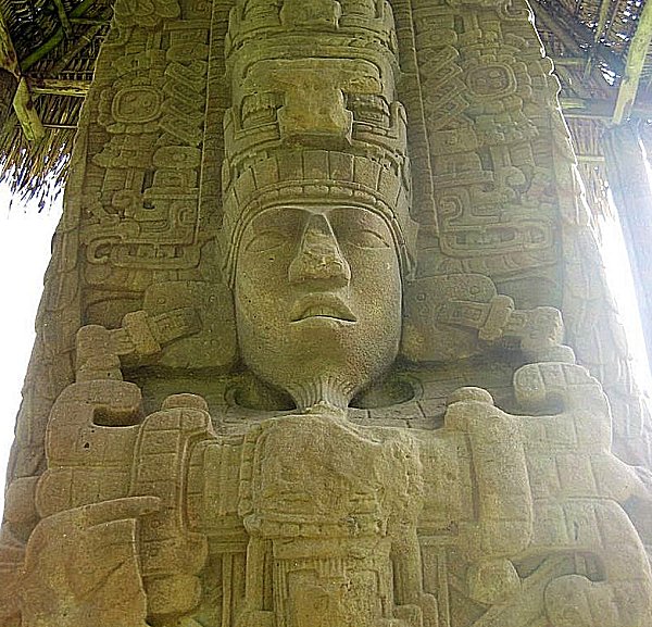 Stela at Quirigua. Image crediot: Stuardo Herrera from Guatemala via wikipedia