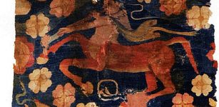 Sampul Tapestry - Tarim Centau. Image via wikipedia