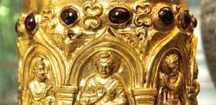 The Bimaran Casket - Rare Golden Artifact Found In Ancient Stupa