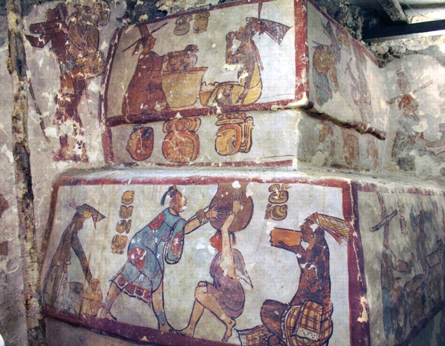 The southeast corner of Structure Sub 1–4 of the Chiik Nahb complex. Calakmul