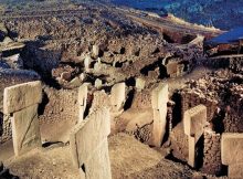 Remains at the site indicate that Göbekli Tepe was constructed by hunter-gatherers (the presence of such quantities of wild animal bones indicates that they had not yet domesticated animals or begun farming.