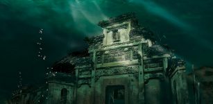 Seen from the pictures of Shicheng City under water, the remains of the once prosperous city still appear as magnificent as they were thousands of years ago. Photo: Chinese National Geography.