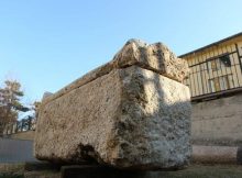 Ancient Roman Sarcophagus With A Female Skeleton And A Perfume Bottle Discovered In Turkey