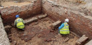 London's Oldest Theater Red Lion Discovered Beneath Whitechapel