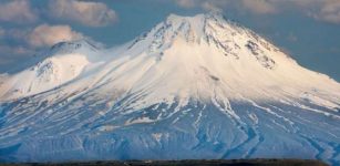 Mount Ararat, viewed from Turkey. © Vladislav Jirousek/Dreamstime.com