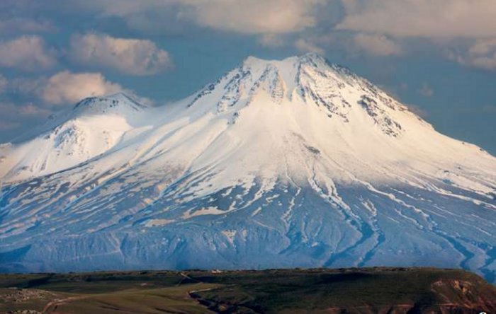 Mount Ararat, viewed from Turkey. © Vladislav Jirousek/Dreamstime.com