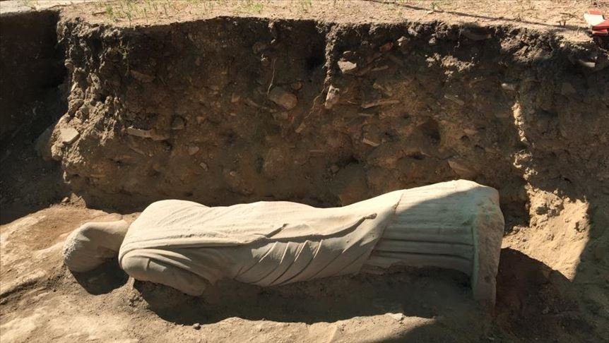 3rd century statue unearthed.