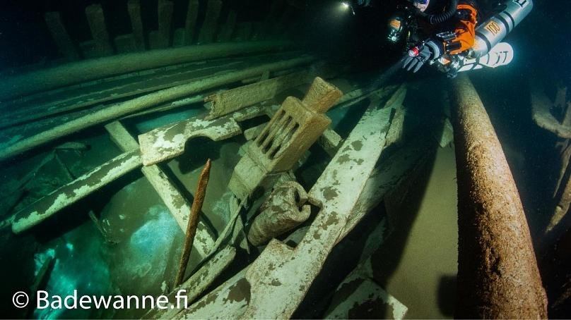 The wreck reveals many of the characteristics of the fluit.Badewanne.fi