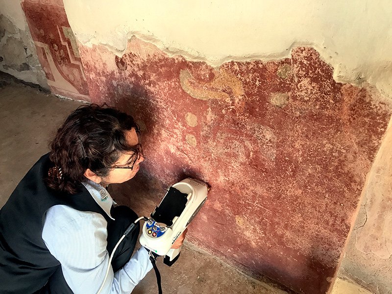 An interdisciplinary team of INAH and UNAM also detected the presence of plaster in the stucco, which had not been reported. Photo: Denisse Argote Espino. INAH.