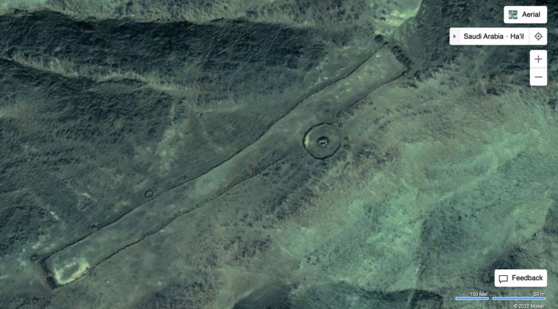 Mysterious Mustalis - Giant 7,000-Year-Old Stone Monuments In Saudi Arabia Baffle Scientists 