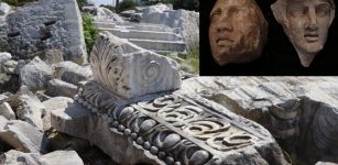 A stone part of the relief arch of the temple founded at the excavation site, Balıkesir province, western Turkey, Sept. 2, 2020. (AA PHOTO)