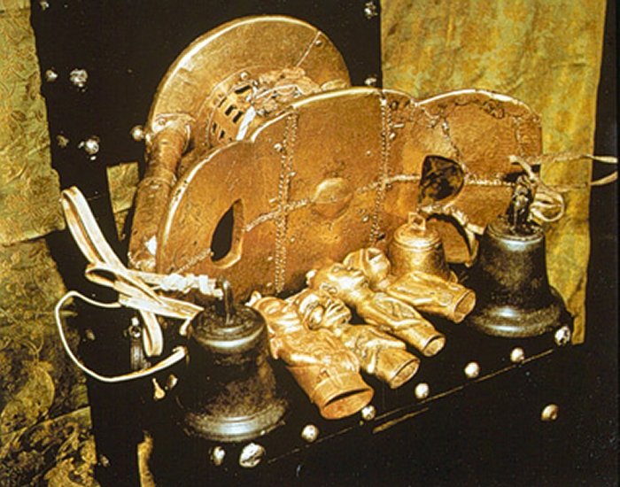 Golden Stool of the Ashanti Empire. Golden Stool of the Ashanti Empire 