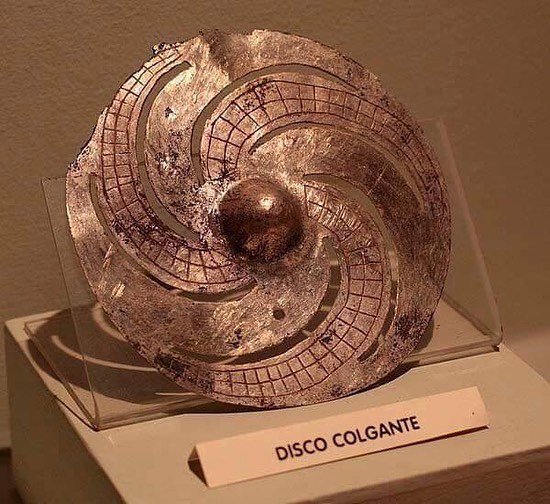 Misteriosa Discoteca Colgante de 2.000 anos - Dispositivo de alta tecnologia desconhecido, uma representação de uma galáxia espiral ou outra coisa?