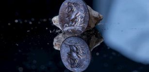 How Did A Rare 2,000-Year-Old Gem Seal Depicting God Apollo End Up In The City Of David?